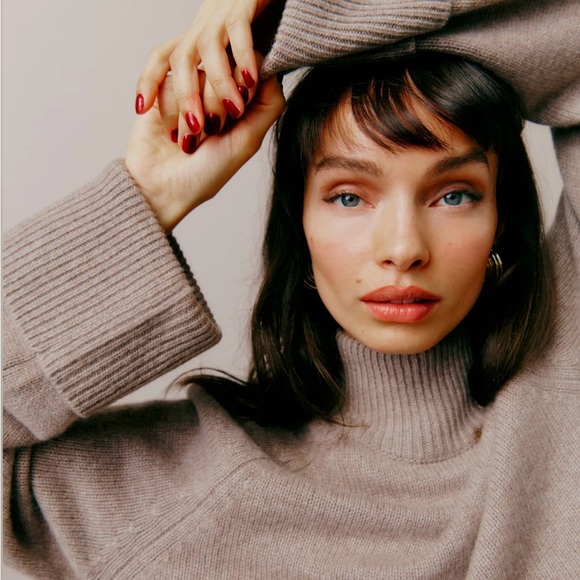 Reformation Garrett Cashmere Oversized Turtleneck Sweater- Oatmeal - Picture 2 of 8